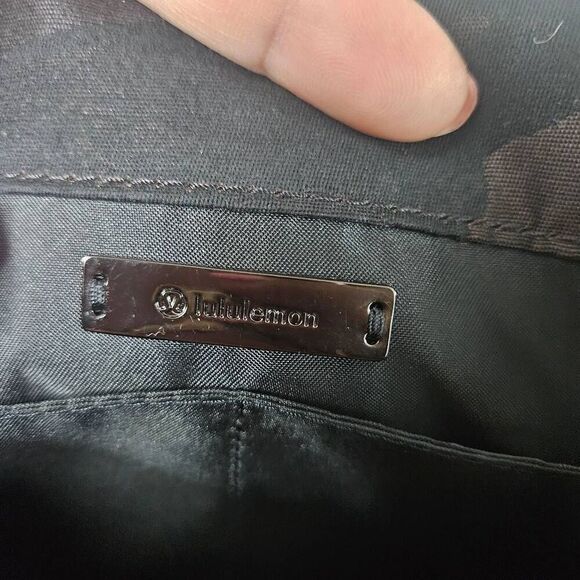 Lululemon crossbody - Picture 5 of 9